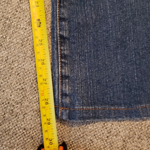 Lucky Brand Y2K Mid Rise Flare Jeans Medium Wash Size 6 EUC - Picture 8 of 9